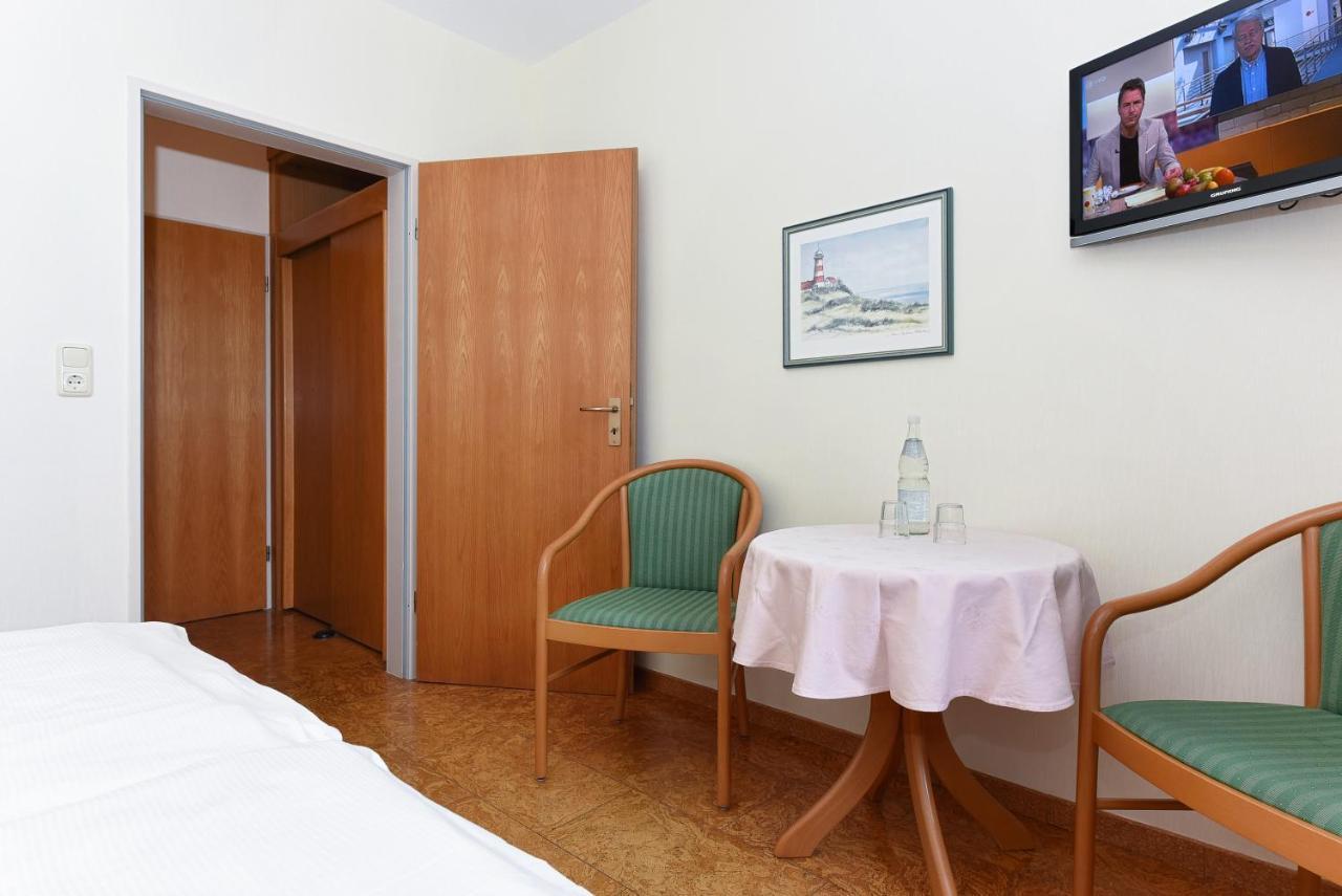 Hotel-Pension Störtebeker Bensersiel Exteriör bild