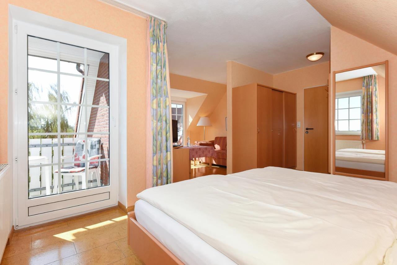 Hotel-Pension Störtebeker Bensersiel Exteriör bild