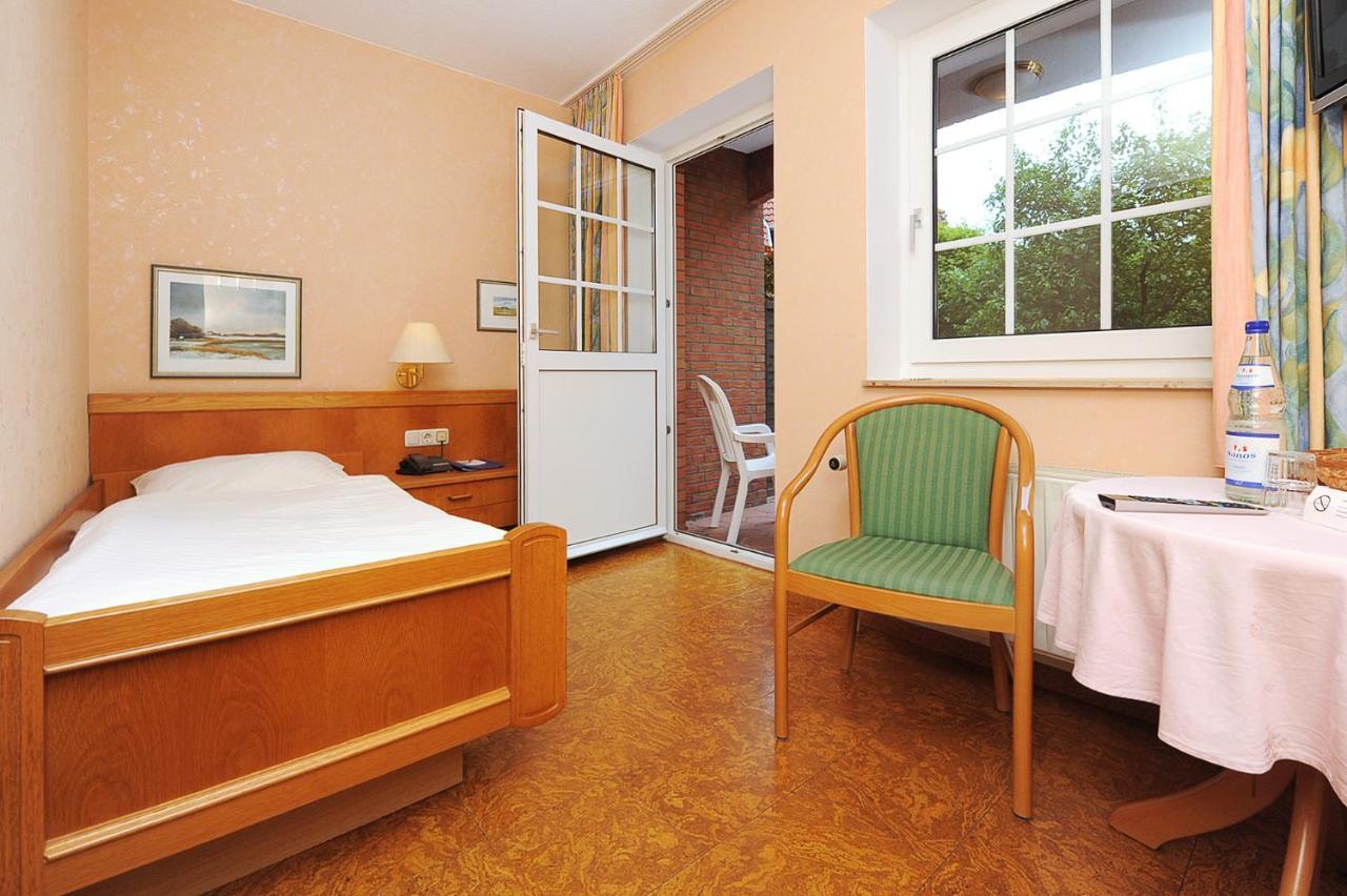 Hotel-Pension Störtebeker Bensersiel Exteriör bild