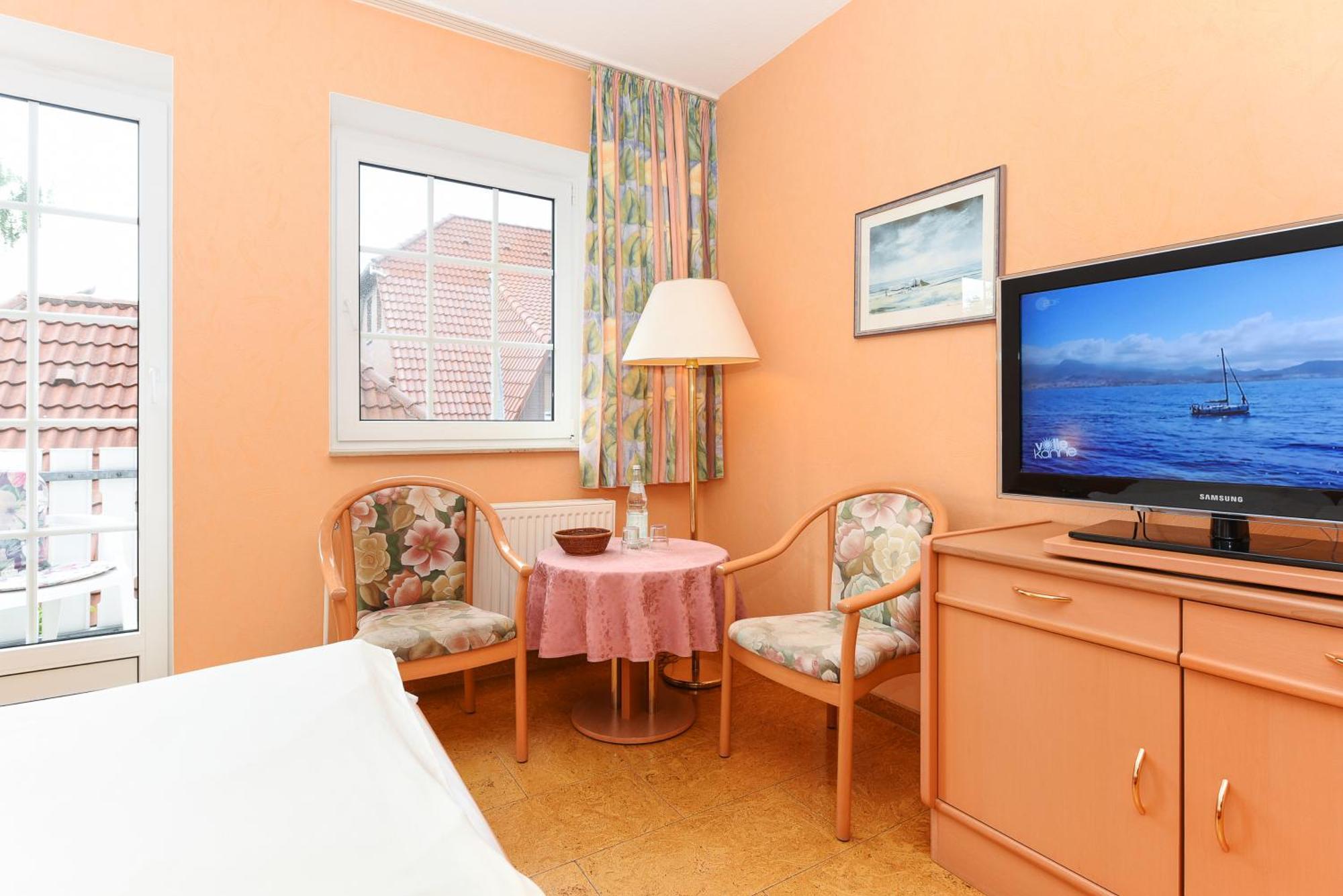 Hotel-Pension Störtebeker Bensersiel Exteriör bild